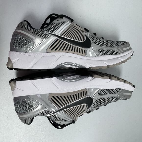Nike Air Zoom Vomero 5 College Grey FJ4151 007 Size 11 Mesh Runner Workout Shoe main image 7